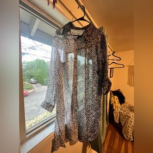 Cute Tunic see through shirt. Never warn as it didn’t fit :(